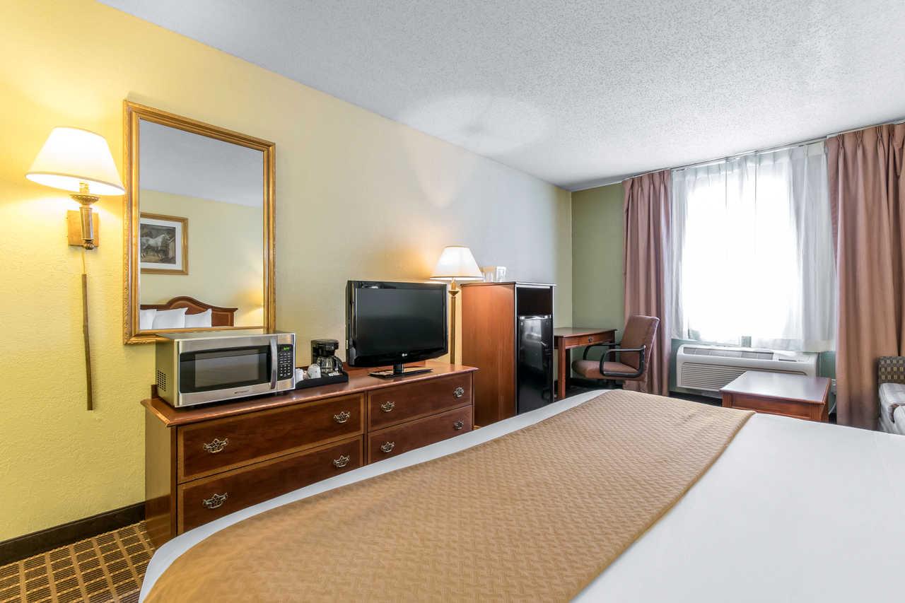 Quality Inn Danville Bagian luar foto
