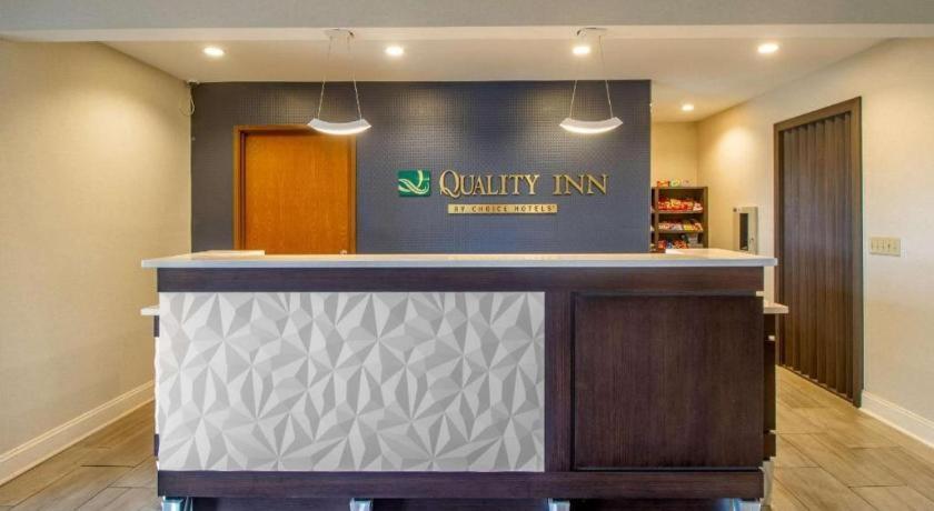 Quality Inn Danville Bagian luar foto